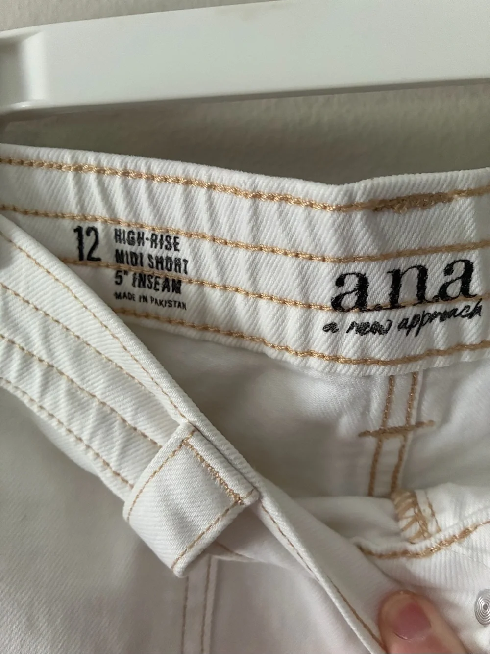 A.N.A High‑Rise Midi Shorts – White Denim– Size 12 – NWT - Picture 6 of 11